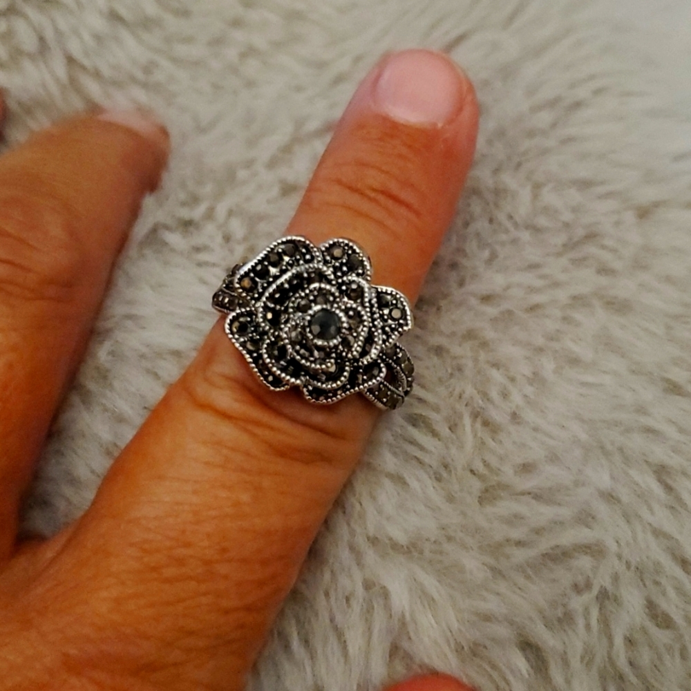 Beautiful Ring!!!! - image 1